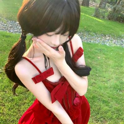 泡沫欢腾的香槟美酒
